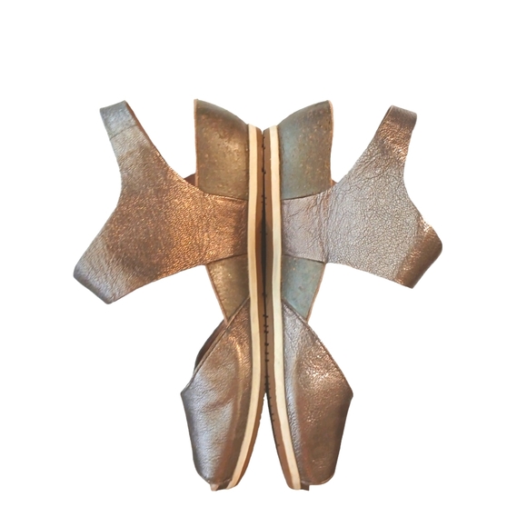 DANSKO Vera Gold Metallic Leather Low Wedge Comfort Sandals size 6.5-7 - Picture 2 of 11